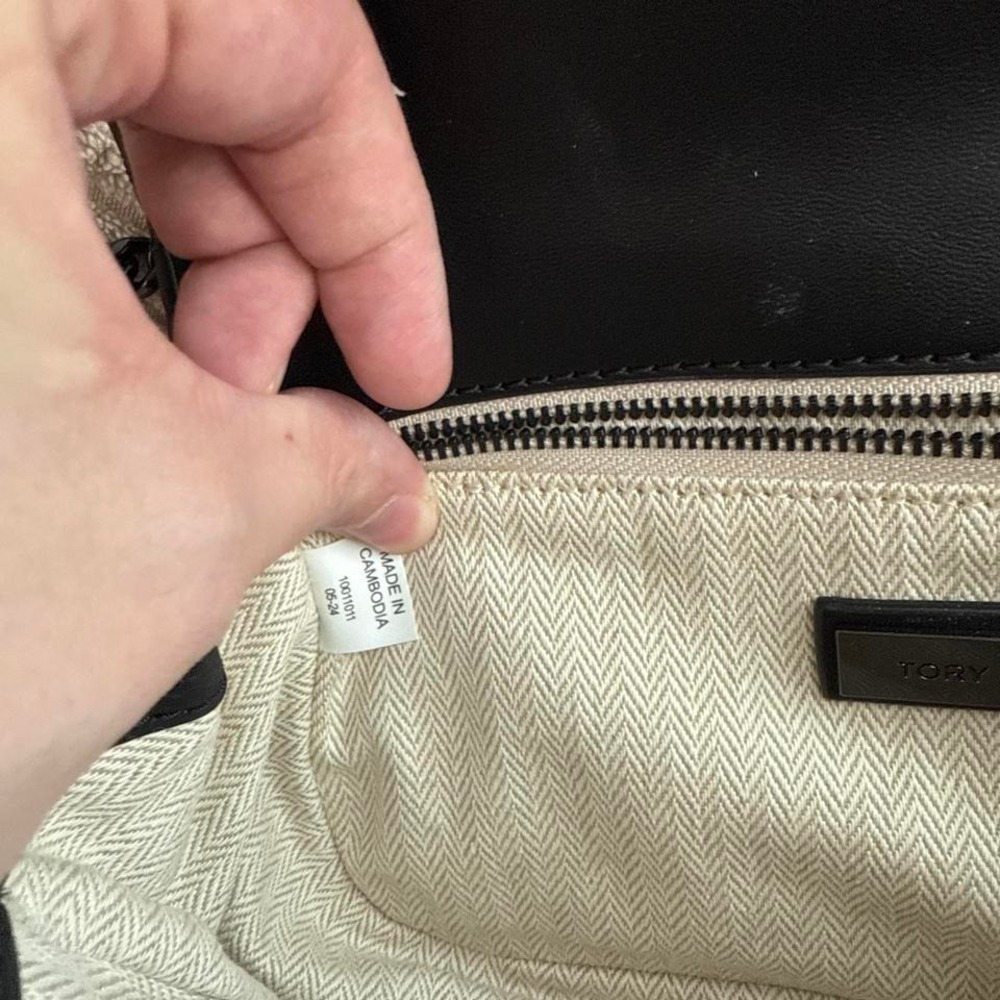 Tory Burch Willa matte top handle black bag with chain strap - Picture 5 of 5